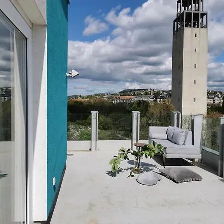 アパート Luxury Penthouse With Giga Terrace In Buda Center ブダペスト